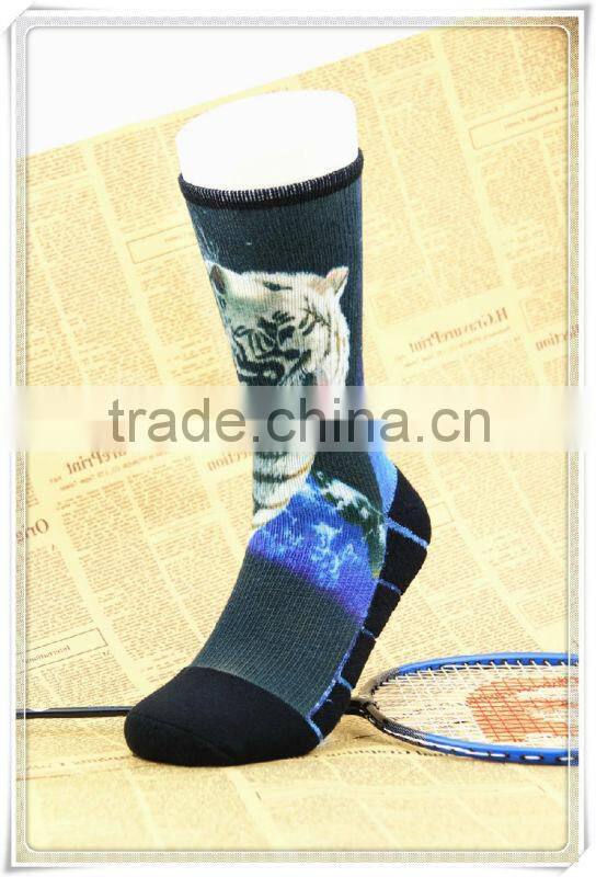Durable foot men tube sock with excellent Snagging Resistance