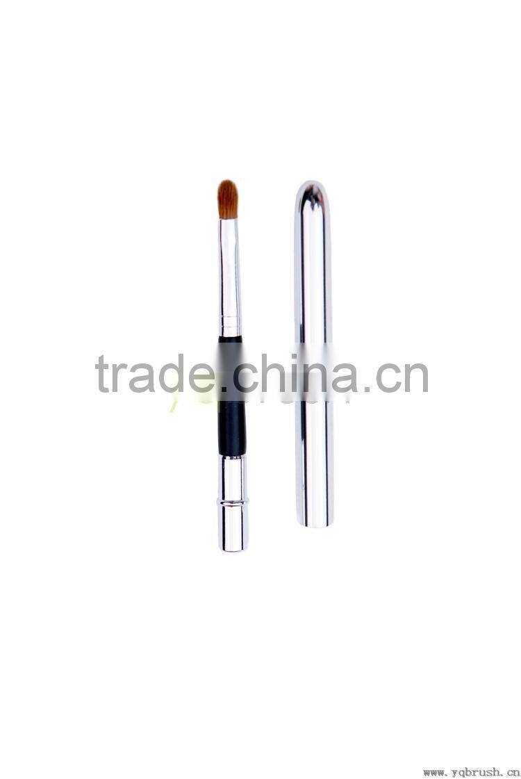 Retractable lip brush,lip brush