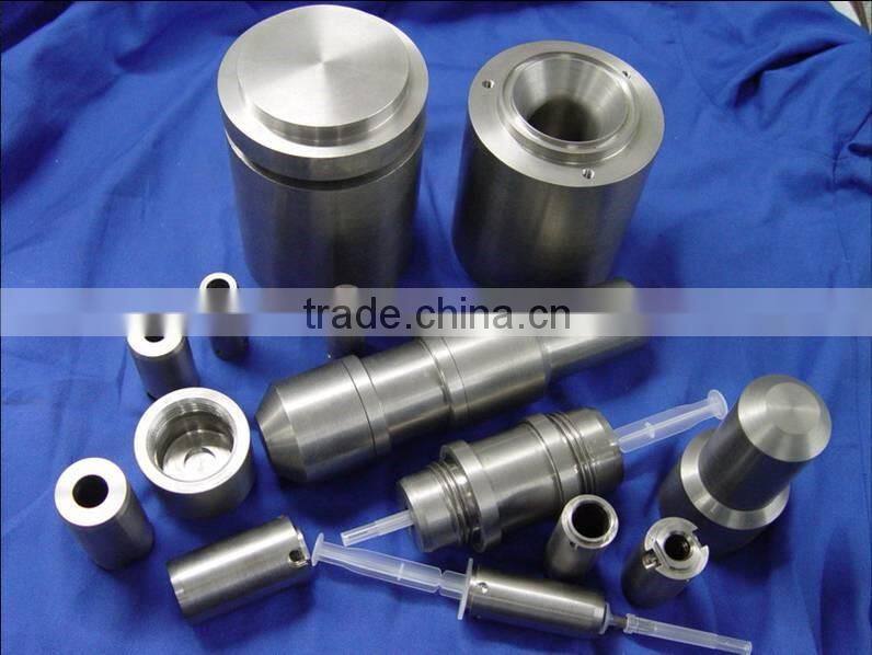 Tungsten and lead container use as the FDG transporter against medical x ray