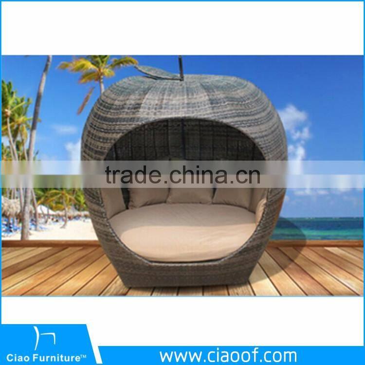 Cheap Factory Price Wicker Rattan Apple Bed Outdoor Furniture