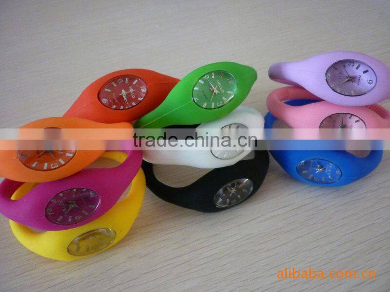 2014 popular colorful custom print logo silicone watch