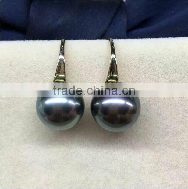 Tahitian pearl Earrings with 14K Golden Clasp