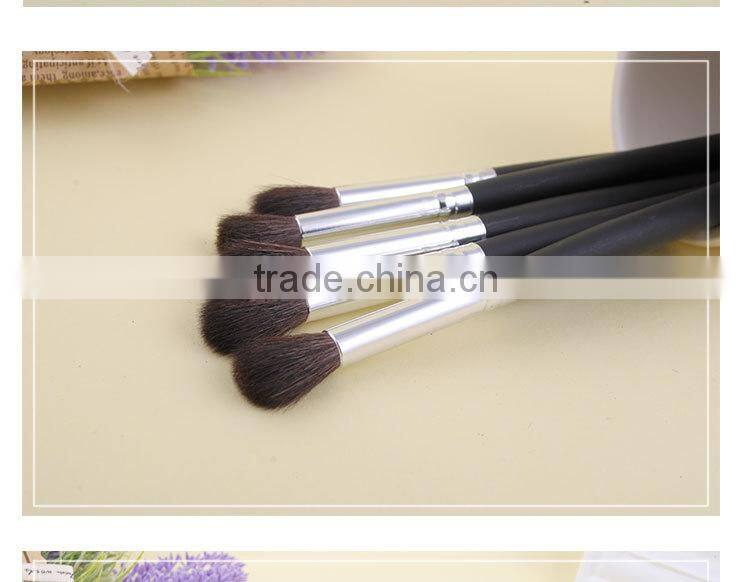 Long wooden handle eye shadow brush blooming brush 1pc
