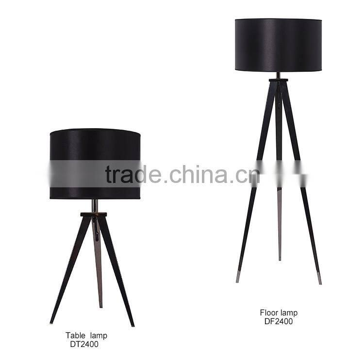 Hot sell simple power outlet hotel table lamps with tripod foot