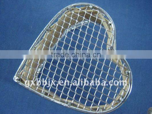 Heart shaped rattan weaving wire storage pen holder