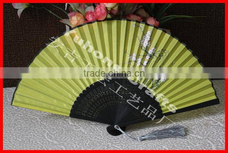 Wholesale and cheap cloth folding fan