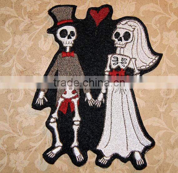 Custom high quality embroidered creative skulls couples patch for clothes embroidery patch made in china choose size/color