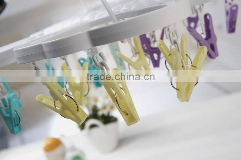 Creative butterfly shape Plastic shocks hanger with 24 clips