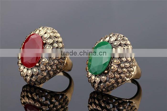 Factory hollow zinc alloy resin big gemstone simple gold finger ring