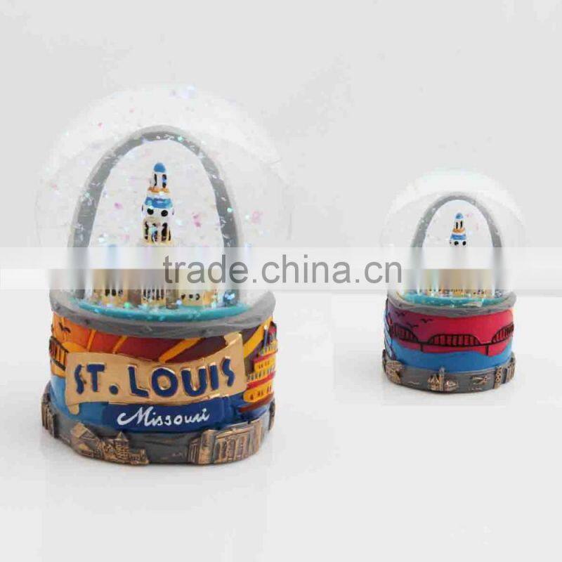 Custom snow globe manufacturers, arch decoration resin snow globe