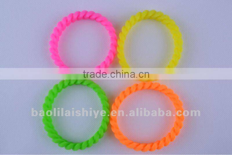 Newest arrival Bright Color Fashion Silicone Bracelets 2017
