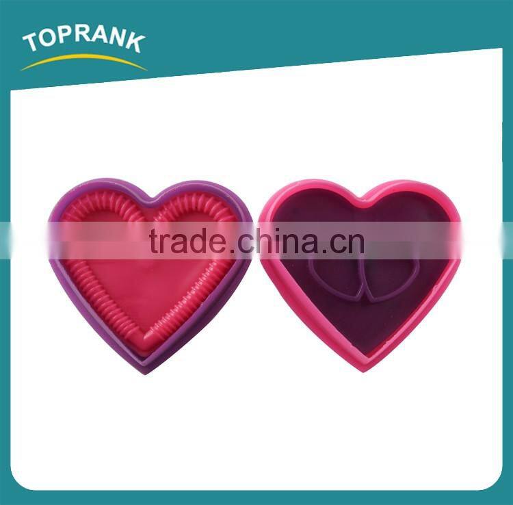 Toprank Wholesale PP Plastic Factory Custom Heart Shaped Bakeware Biscuit Cutter Cookie Cutter Embossed