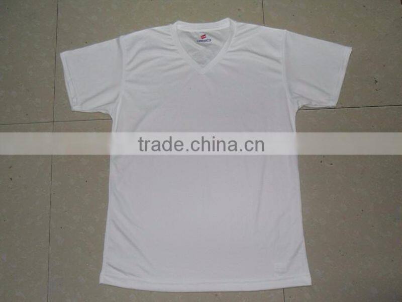 2016 Perfect popular in China hot style best quality V-neck T-shirt for men