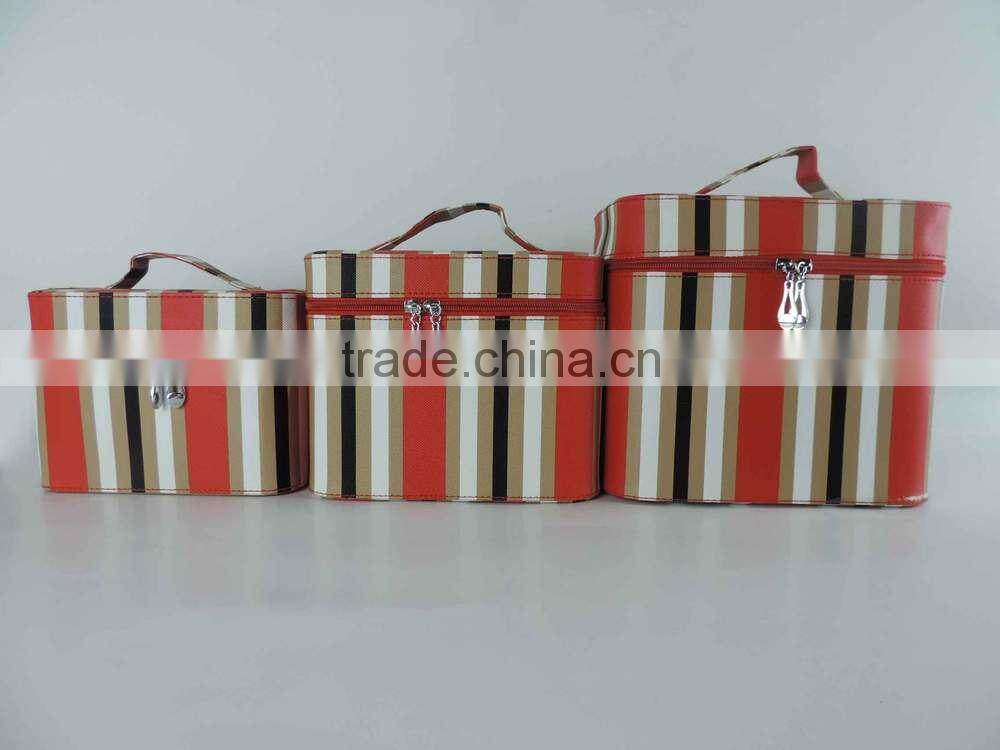 Portable hanging cosmetic bag, different sizes are available