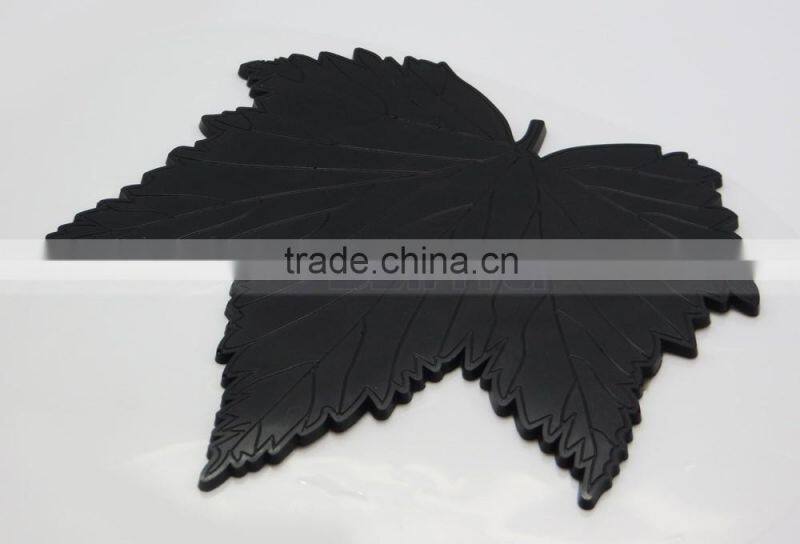 Car Styling Mat Powerful Silica Gel Magic Dashboard Sticky Pad Maple Leaf Mat Anti-Slip Non Slip Mat for Phone Car Accessories