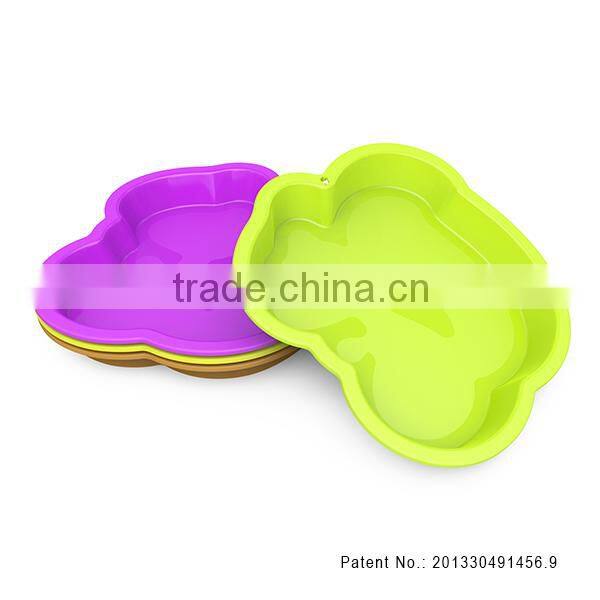 Silicone squirrel-and-pinecone cake pan