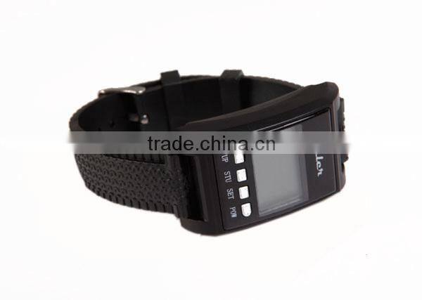 One keys emergency customer call waitress