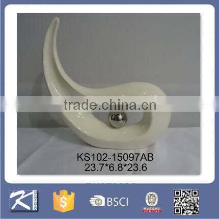 New design porcelain figurines wedding gifts