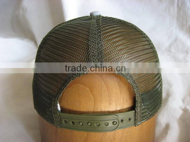 High Quality Custom Camo Mesh Hat with Embroidery Patch