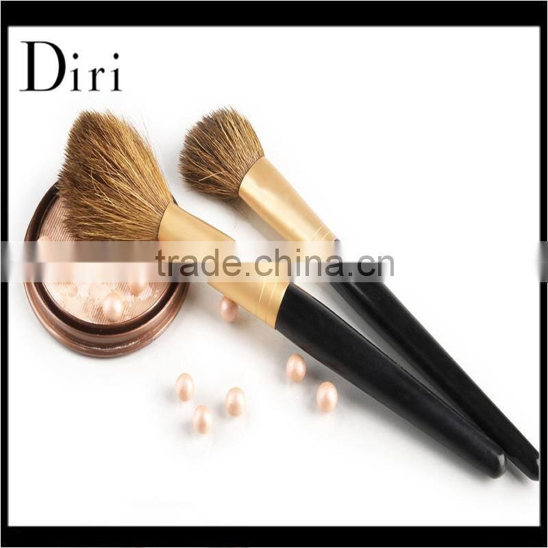 Aluminum ferrule decorated foundation brush cleaner