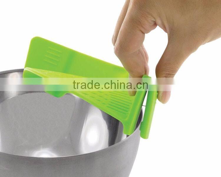 Hot Sale Clip-on Silicone Strainer,Universal Size Fits Most Pans