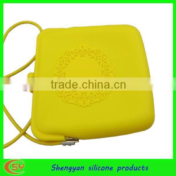 2012 fashion silicone purse with long strap