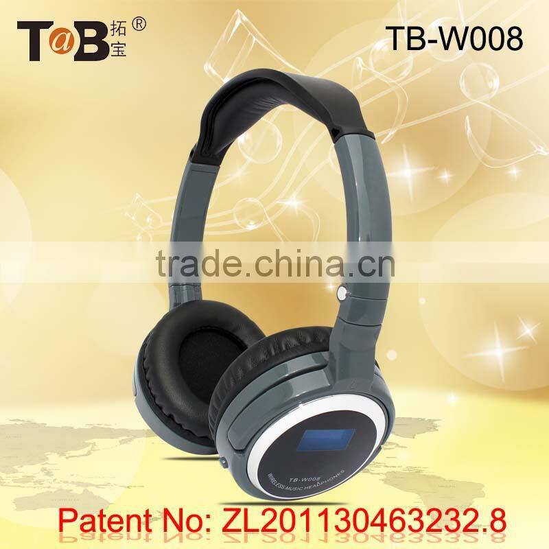 2015 New design earphones with built-fm-radio