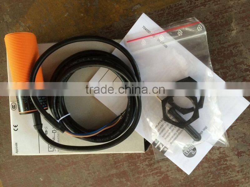 Automatic poultry broiler pan feeding system