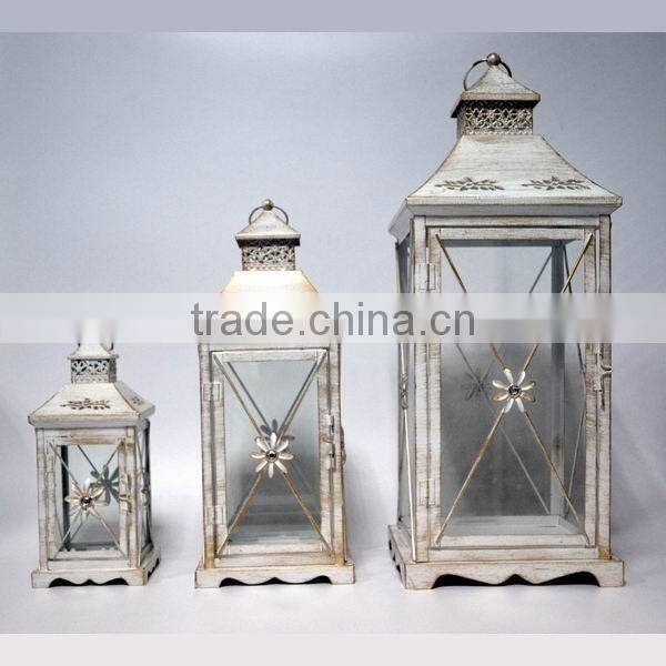 Decorative lantern for candle