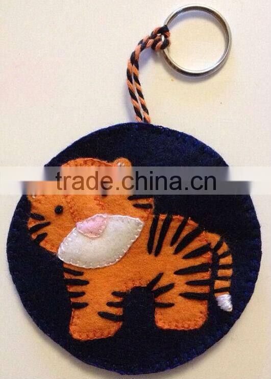 new hot sale wholesale fashion round cute animal key ring polyester Chinese zodiac craft felt tiger keychain made in China