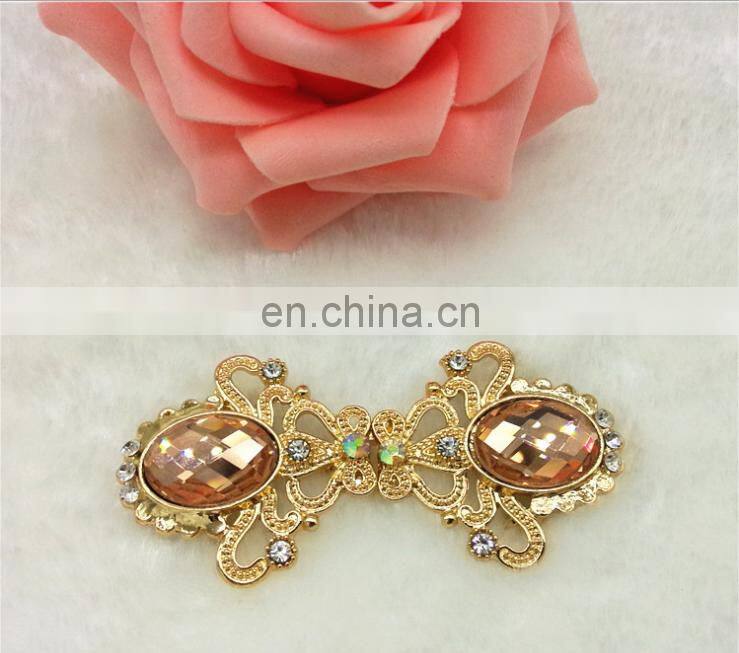 2016 fashion design acrylic shoe accressory with pearl decoration