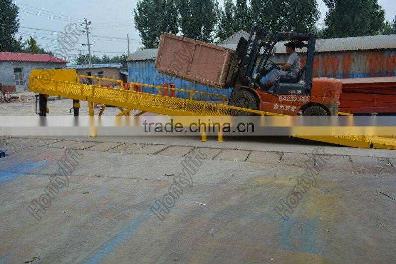Hontylift truck unloading ramps
