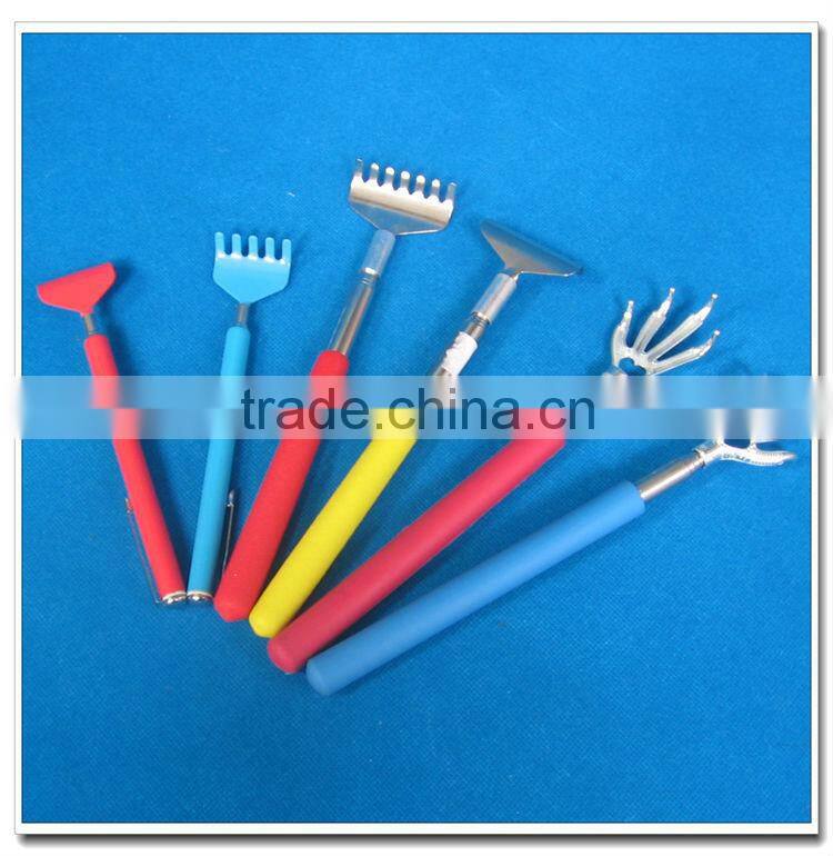 Comfortable metal telescopic back scratcher