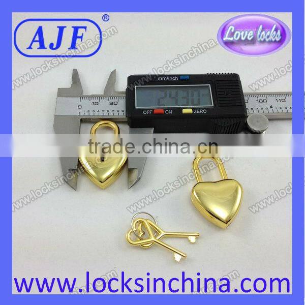 Very cute and fashionable Metal heart mini lock for wooden box