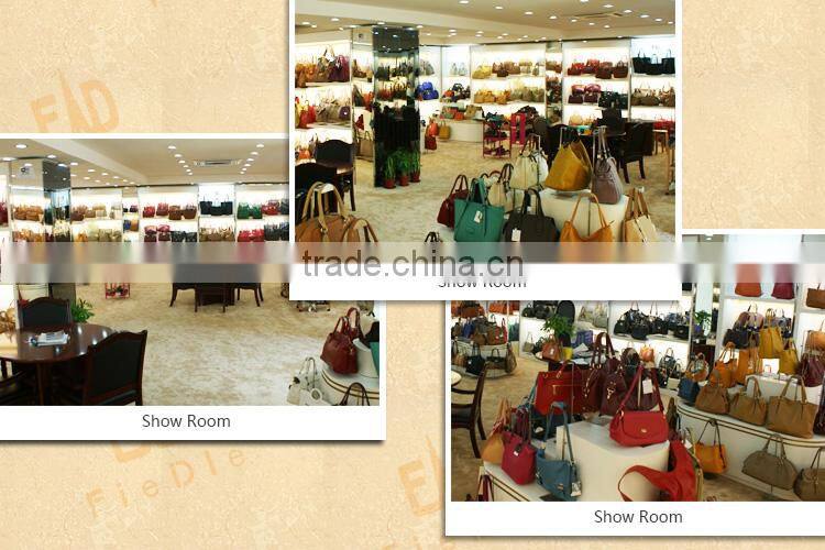 Trendy Crocodile pattern italian brand handbag