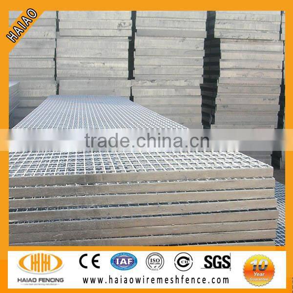 (ISO 9001)hot dip galvanized serrated steel bar grating factory
