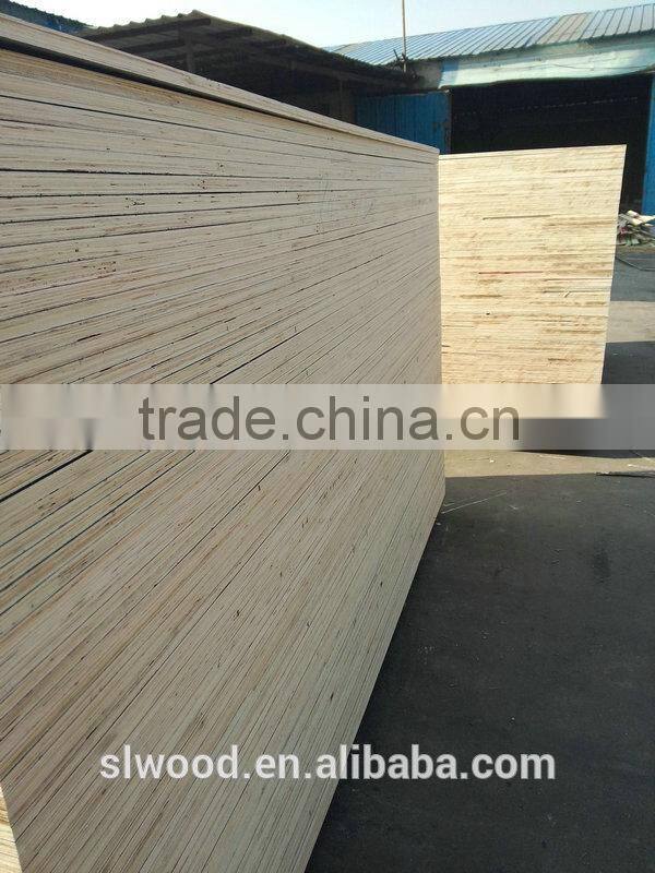 a mass of film faced plywood poplar core WBP glue