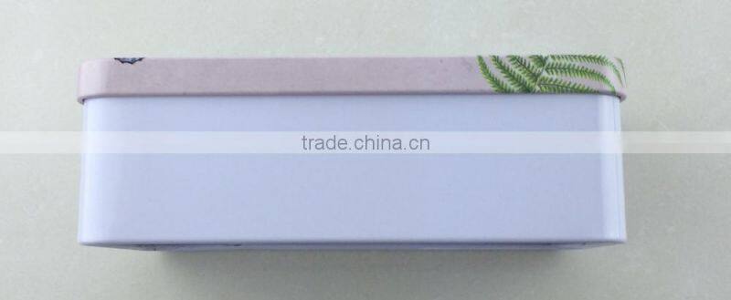 Empty lip balm tin container