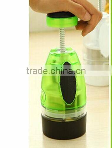 cy289 Kitchen Tool plastic Garlic Ginger Grinder Twist Press Onion Garlic Mincer