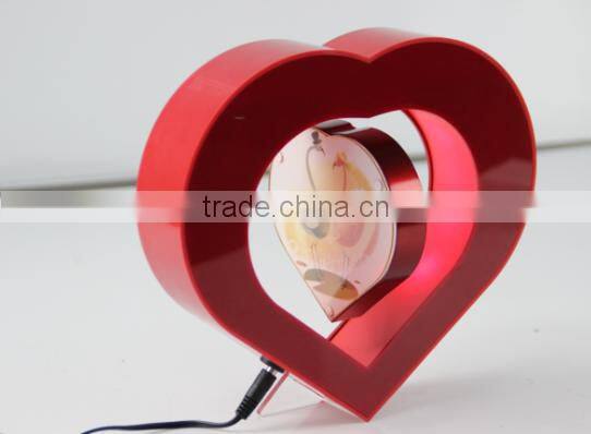 Maglev Rahmen With Heart Shape, Cool Magnetic Suspension Photo Frame with Heart Shape