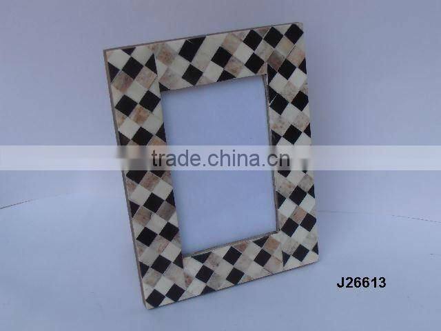 Curved pattern back Resin Photo Frame in thin border available in other colours