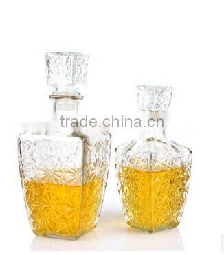 elegant whisky brandy glass decanter with cork stopper