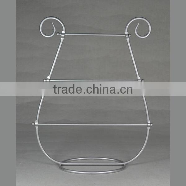 Metal jewelry display