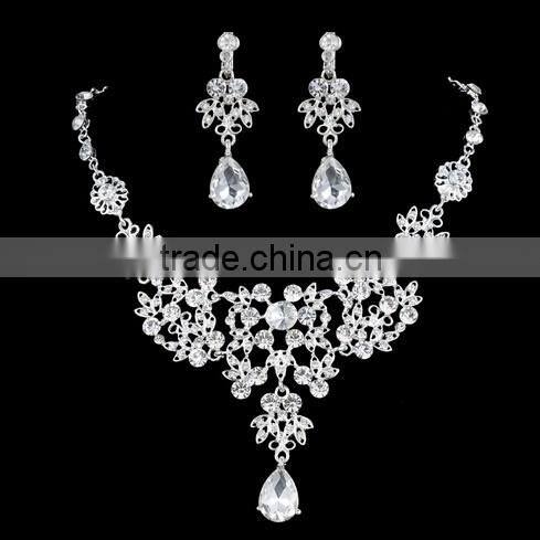 Silver Alloy Rhinestone Earrings Crystal Pendant Necklace Bridal Jewelry Set
