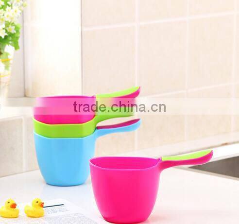 High quality colorful baby shampoo cup/ baby shampoo bailer water scoop