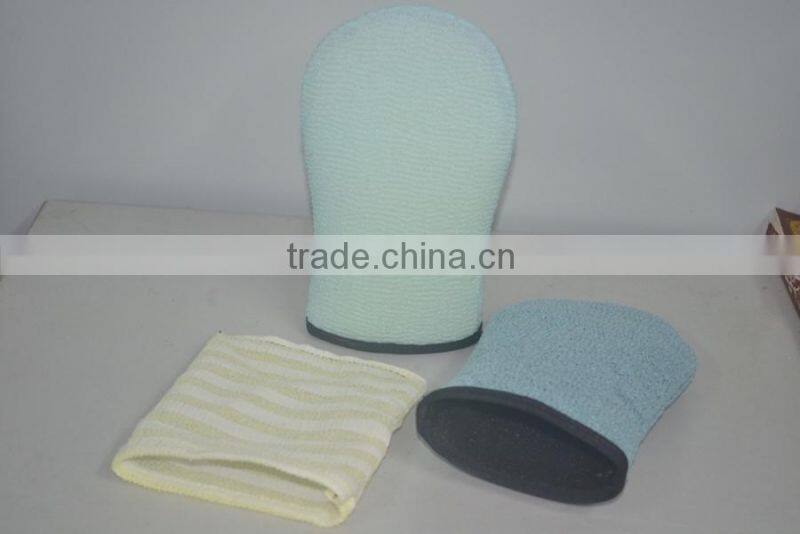 Body sisal exfoliating mitts to clean the dead skin
