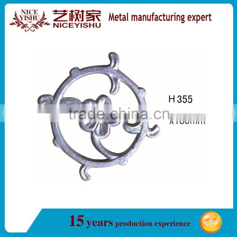 2016 latest ornamental of wrought iron/aluminum/steel flowers and leaves