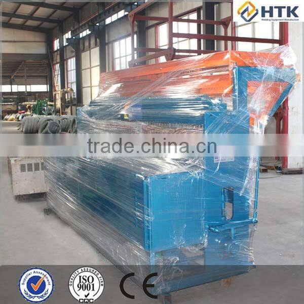 Hinge joint knot field fence machine