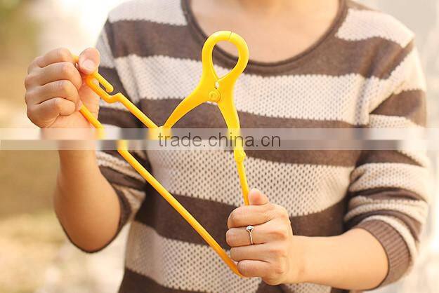 6pcs windproof Portable Folding Plastic Clothing Coat Hanger Travel Foldable Hanger