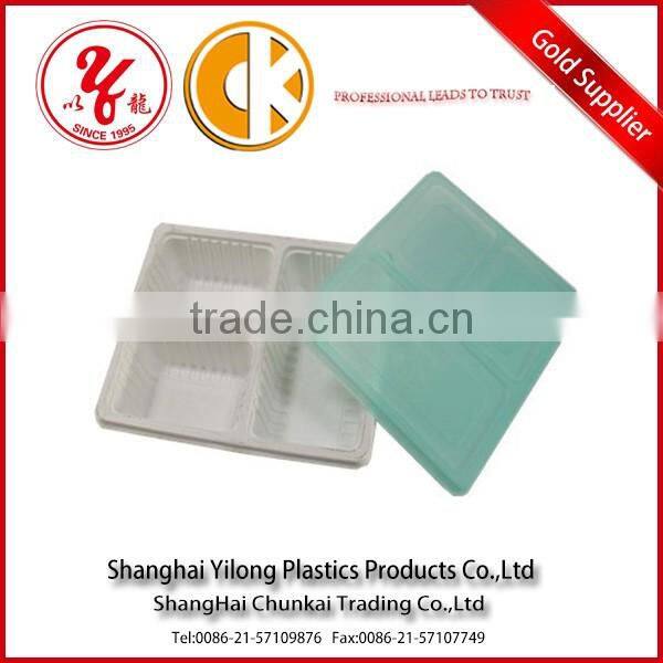 Yellow square disposable plastic food storage containers